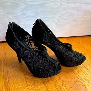 Apt 9 Lace Peep-toe Heels